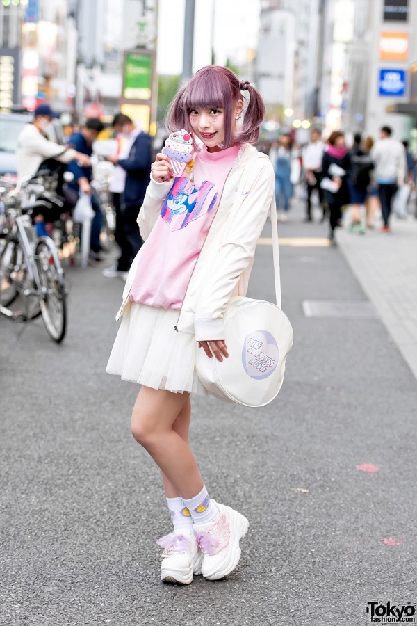 Pretty in Pink Striped Tights & Short Hair in Harajuku – Tokyo Fashion
